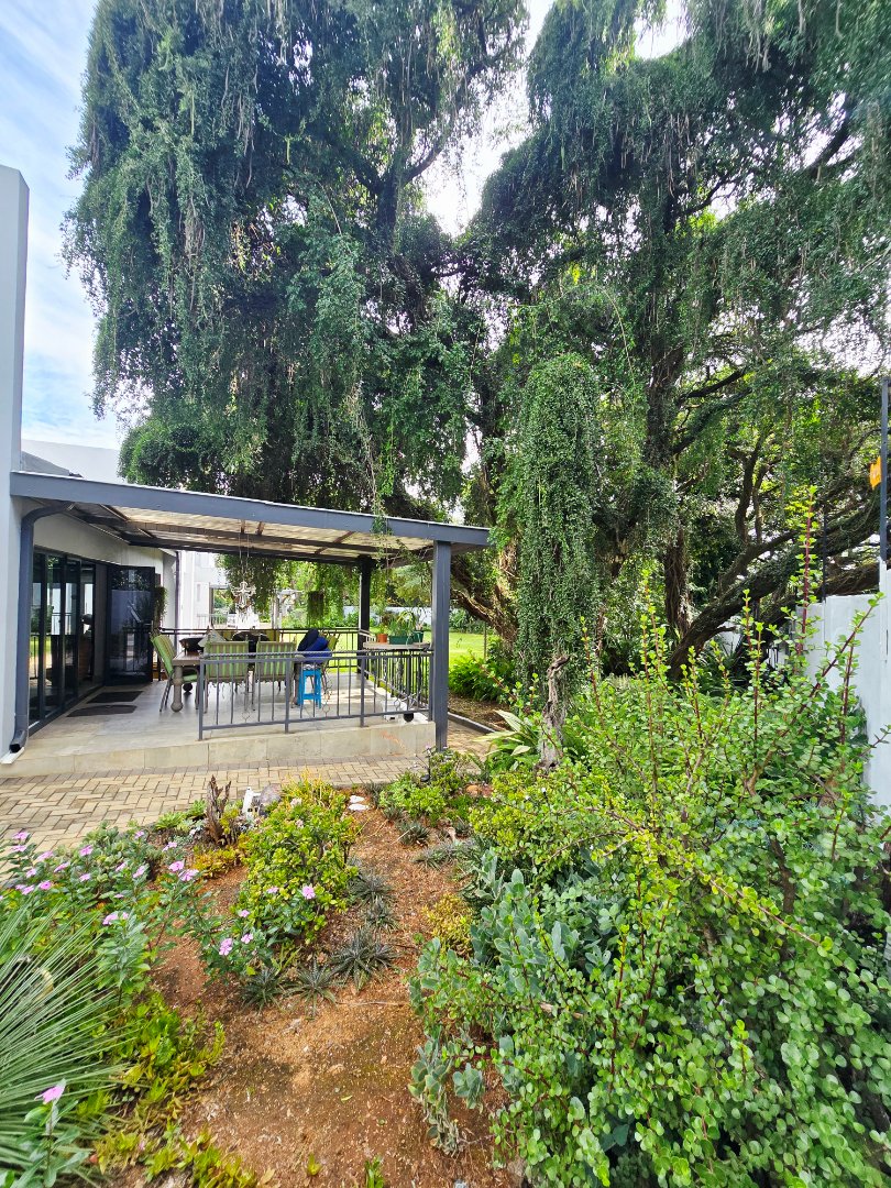 6 Bedroom Property for Sale in Wilkoppies North West